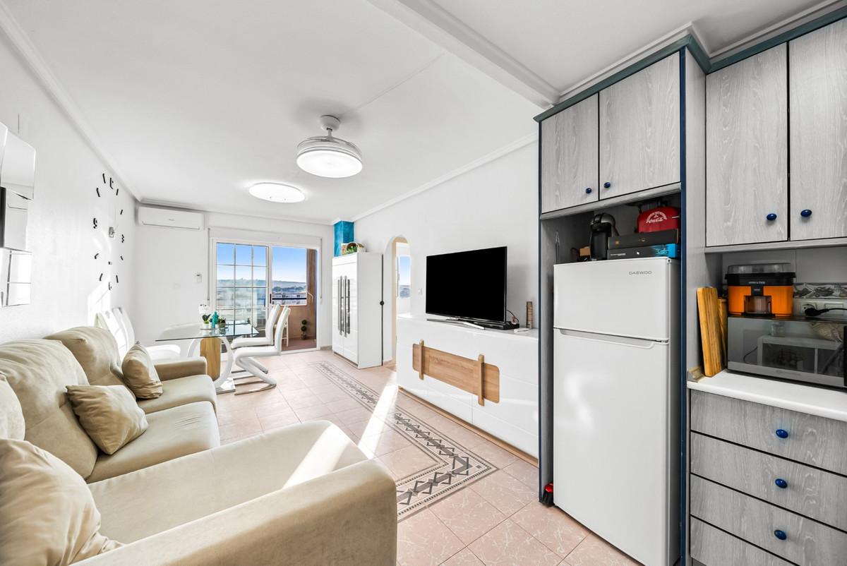 For sale - 2 Bedroom 1 Bathroom Apartment - Middle Floor Apartment in Torrevieja - La Mata  - Alicante