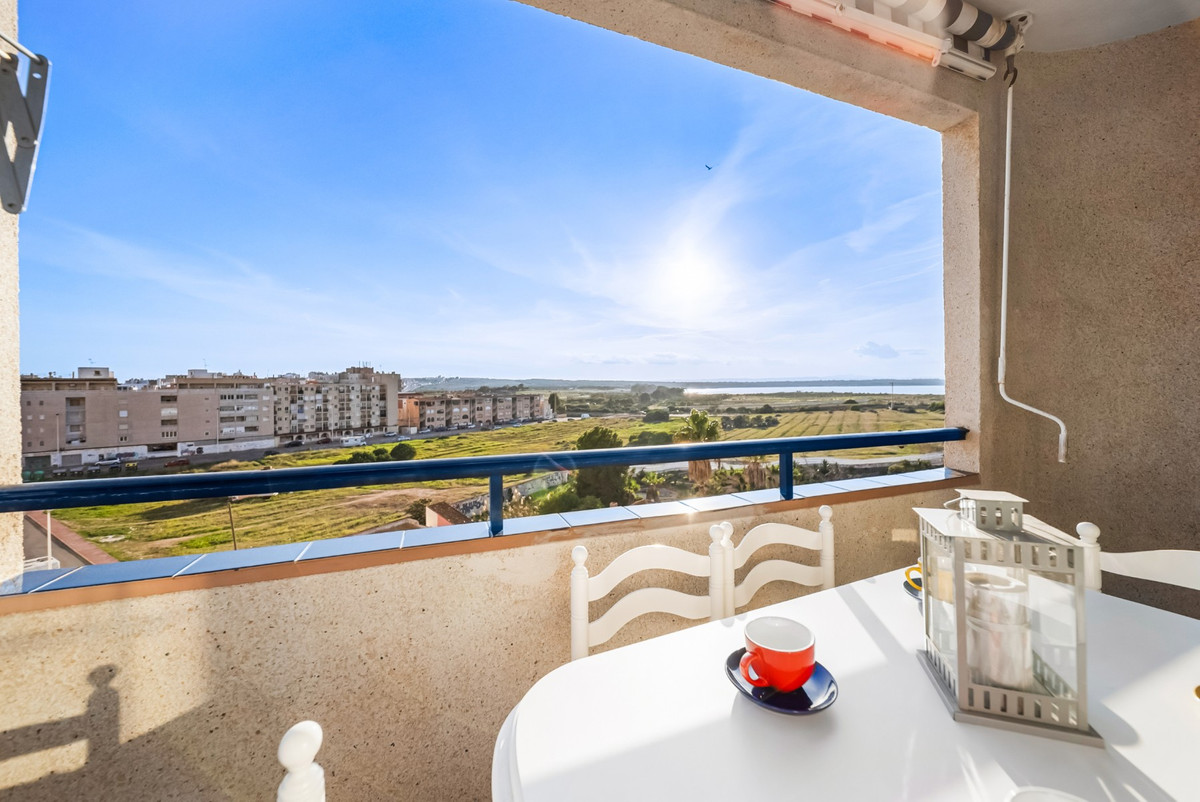 For sale - 2 Bedroom 1 Bathroom Apartment - Middle Floor Apartment in Torrevieja - La Mata  - Alicante