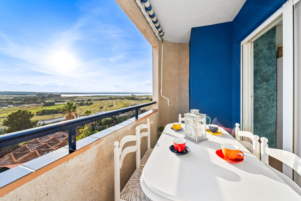 For sale - 2 Bedroom 1 Bathroom Apartment - Middle Floor Apartment in Torrevieja - La Mata  - Alicante
