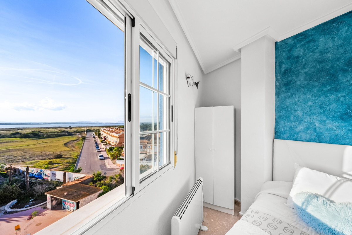 For sale - 2 Bedroom 1 Bathroom Apartment - Middle Floor Apartment in Torrevieja - La Mata  - Alicante