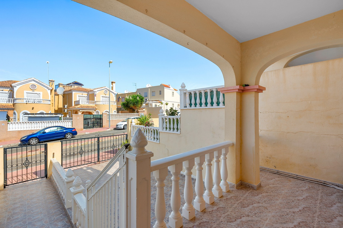 For sale - 3 Bedroom 2 Bathroom House - Detached Villa in Orihuela - Orihuela Costa  - Alicante