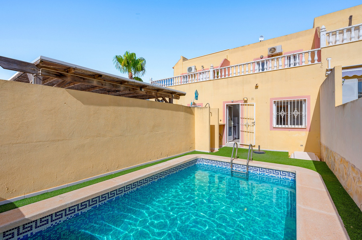 For sale - 3 Bedroom 2 Bathroom House - Detached Villa in Orihuela - Orihuela Costa  - Alicante