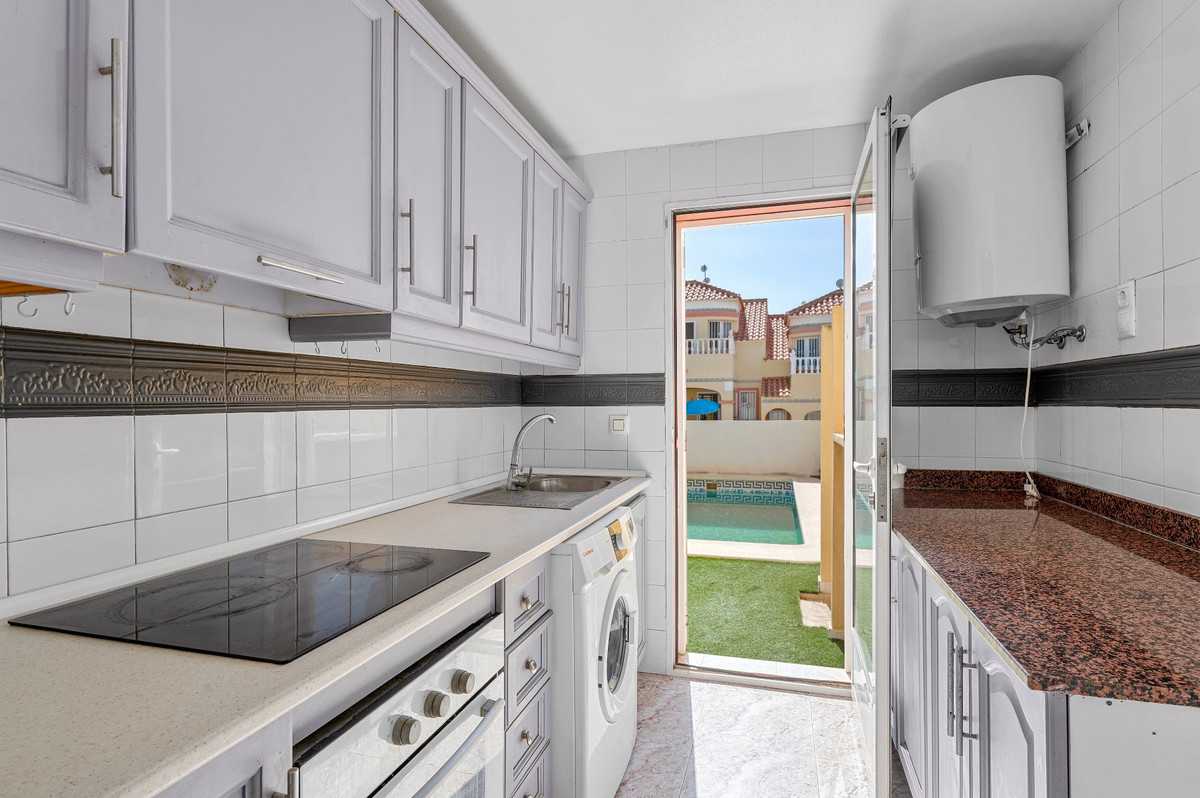 For sale - 3 Bedroom 2 Bathroom House - Detached Villa in Orihuela - Orihuela Costa  - Alicante