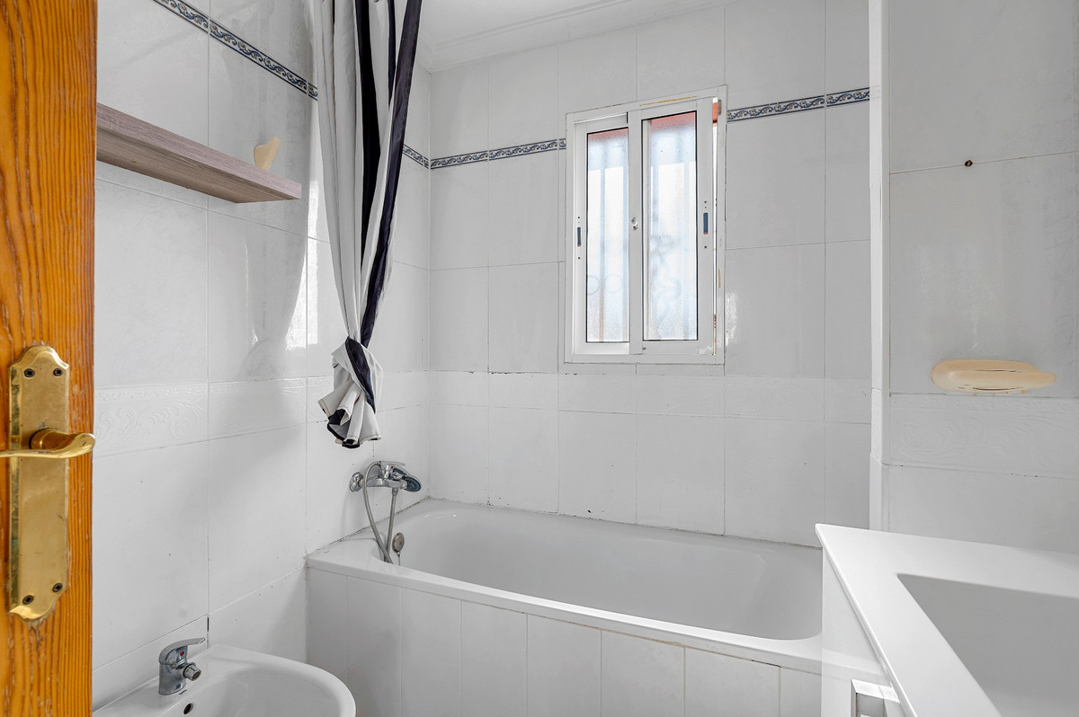 For sale - 3 Bedroom 2 Bathroom House - Detached Villa in Orihuela - Orihuela Costa  - Alicante