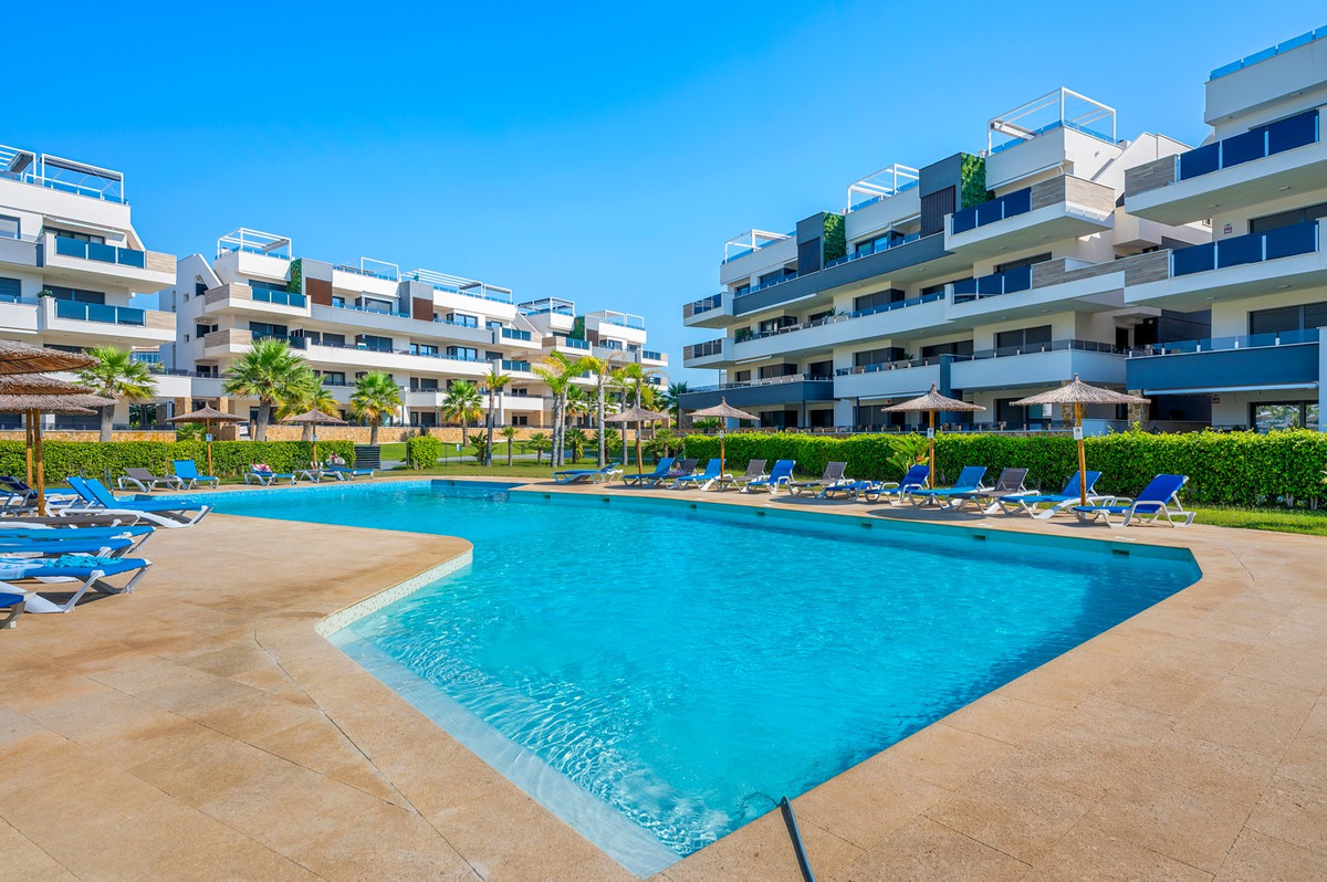For sale - 2 Bedroom 2 Bathroom Apartment - Middle Floor Apartment in Orihuela - Playa Flamenca  - Alicante