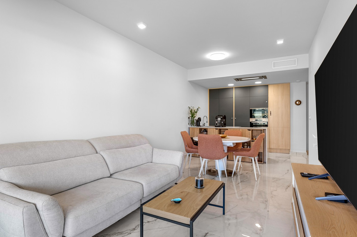For sale - 2 Bedroom 2 Bathroom Apartment - Middle Floor Apartment in Orihuela - Playa Flamenca  - Alicante