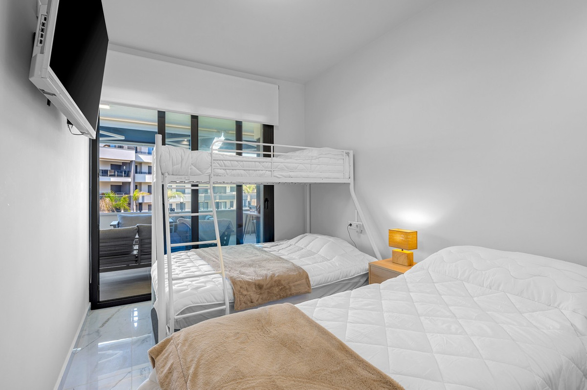 For sale - 2 Bedroom 2 Bathroom Apartment - Middle Floor Apartment in Orihuela - Playa Flamenca  - Alicante