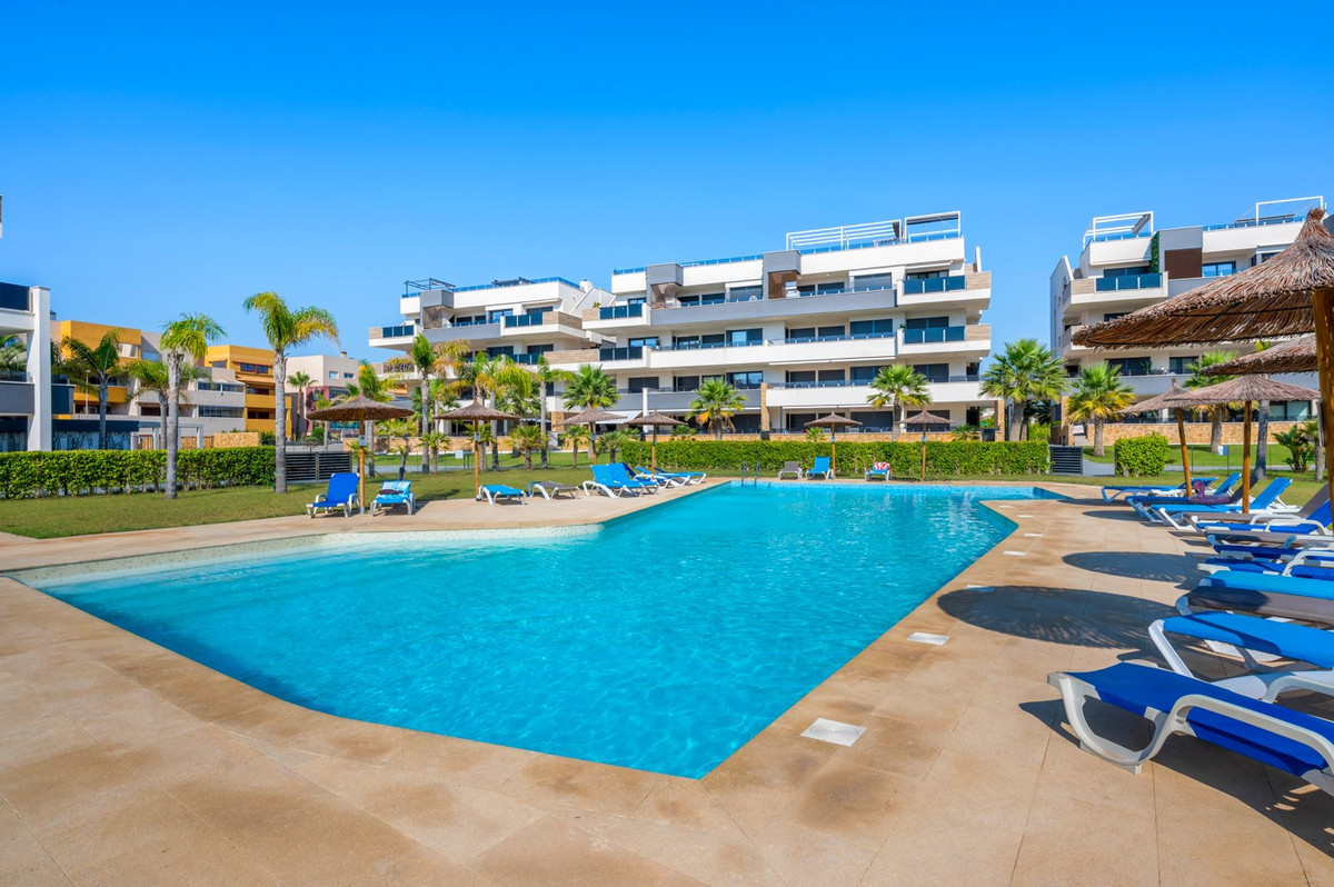 For sale - 2 Bedroom 2 Bathroom Apartment - Middle Floor Apartment in Orihuela - Playa Flamenca  - Alicante