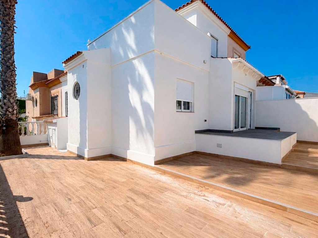 3 Bedroom 2 Bathroom House - Townhouse in Orihuela