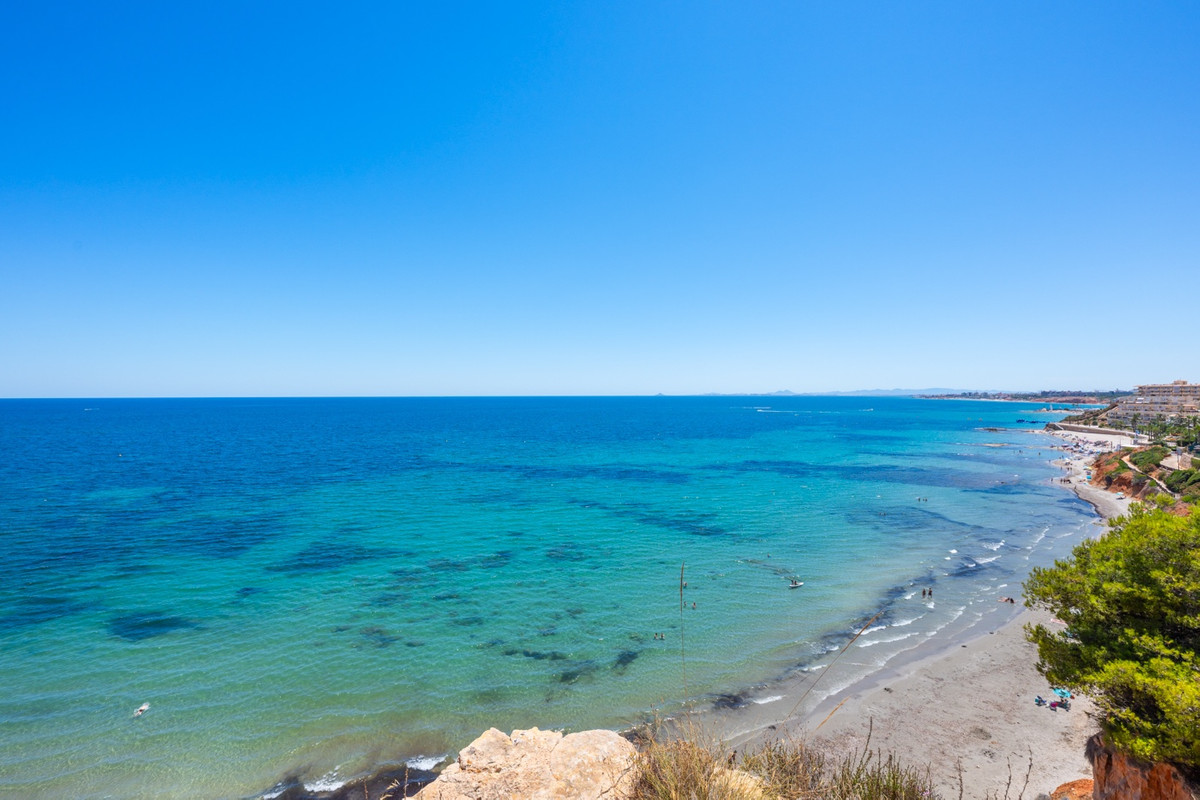 For sale - 3 Bedroom 2 Bathroom Apartment in Cabo Roig  - Cabo Roig  - Alicante