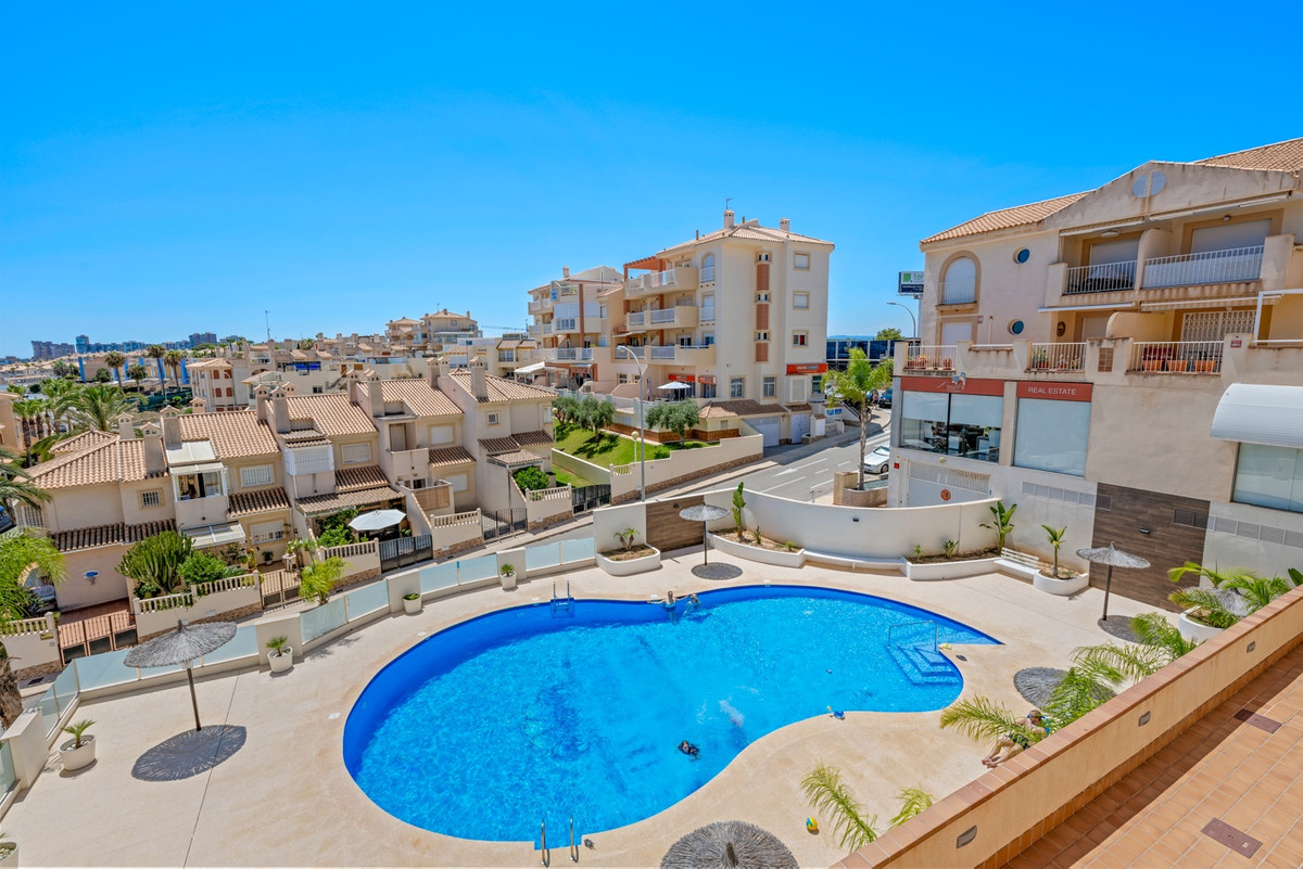 For sale - 3 Bedroom 2 Bathroom Apartment in Cabo Roig  - Cabo Roig  - Alicante