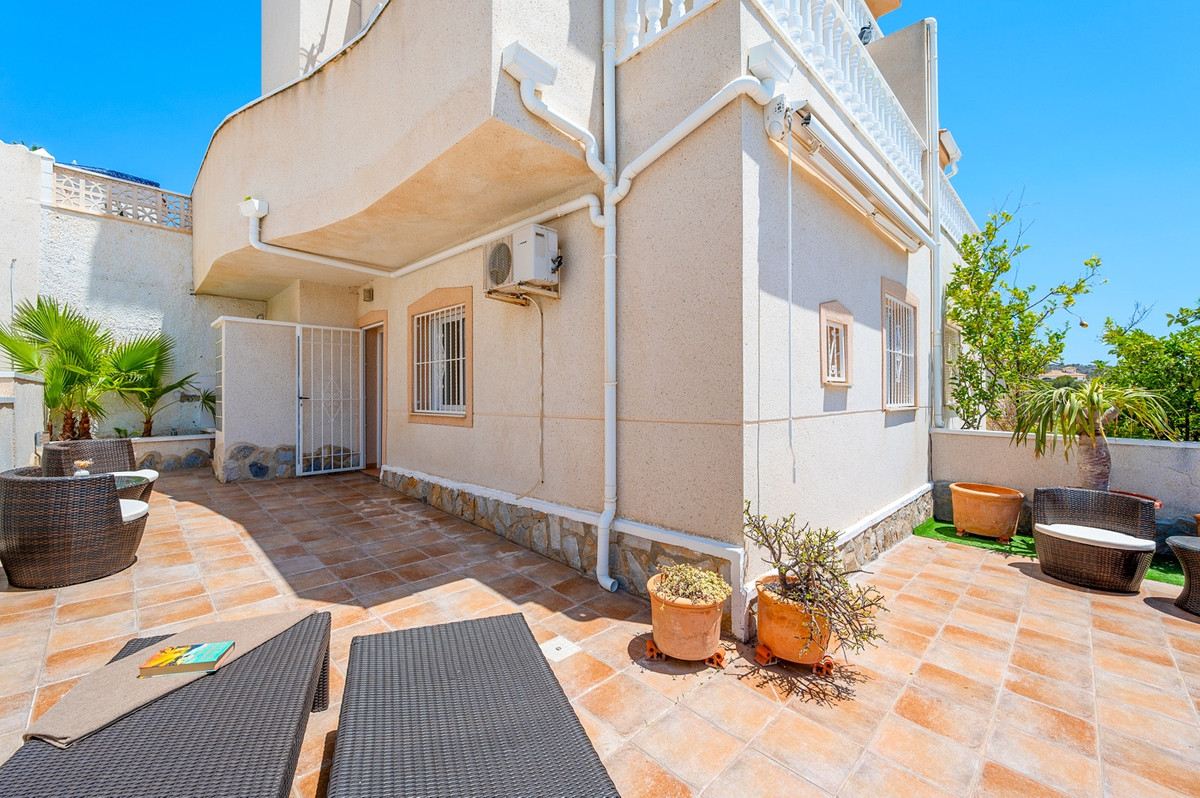 For sale - 3 Bedroom 2 Bathroom House - Semi-Detached House in Rojales - Ciudad Quesada  - Alicante
