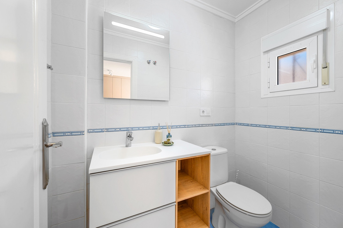 For sale - 3 Bedroom 2 Bathroom House - Semi-Detached House in Rojales - Ciudad Quesada  - Alicante