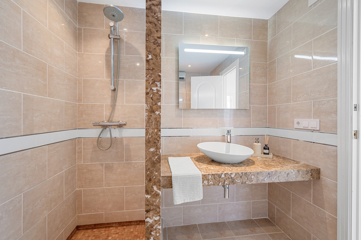 For sale - 3 Bedroom 2 Bathroom House - Semi-Detached House in Rojales - Ciudad Quesada  - Alicante
