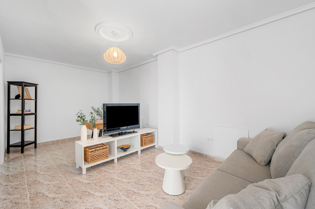 For sale - 3 Bedroom 2 Bathroom House - Semi-Detached House in Rojales - Ciudad Quesada  - Alicante