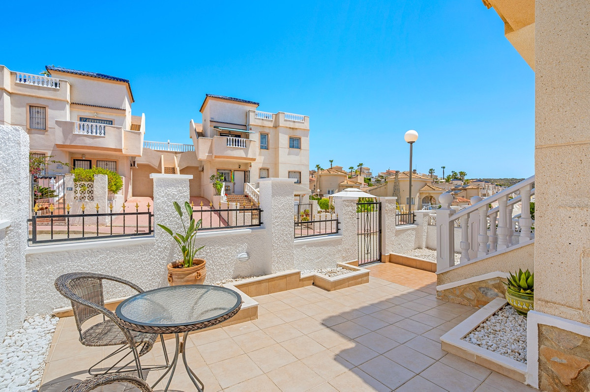 For sale - 3 Bedroom 2 Bathroom House - Semi-Detached House in Rojales - Ciudad Quesada  - Alicante