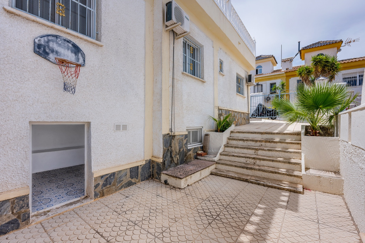 For sale - 3 Bedroom 2 Bathroom Quad in Ciudad Quesada  - Ciudad Quesada  - Alicante