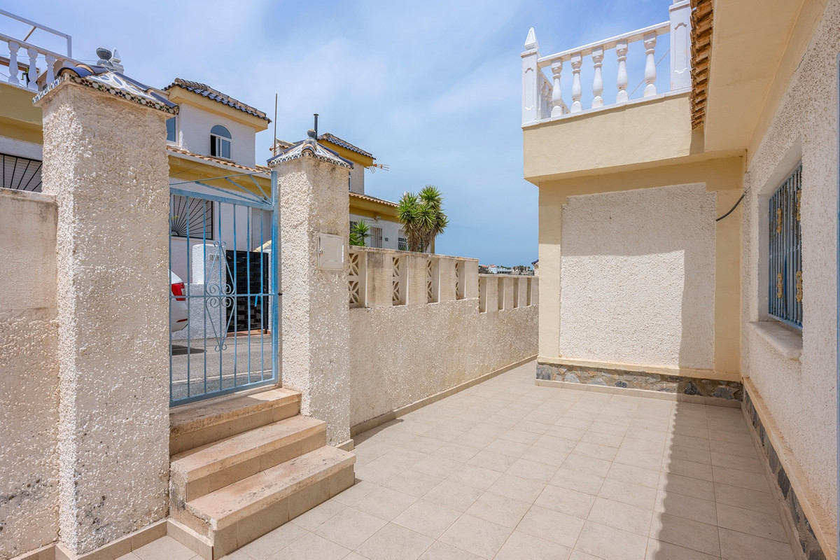 For sale - 3 Bedroom 2 Bathroom Quad in Ciudad Quesada  - Ciudad Quesada  - Alicante
