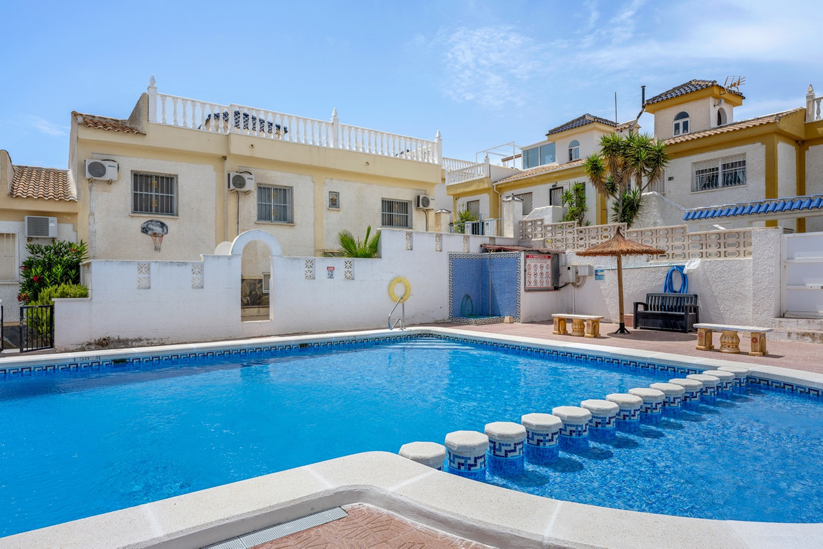 For sale - 3 Bedroom 2 Bathroom Quad in Ciudad Quesada  - Ciudad Quesada  - Alicante