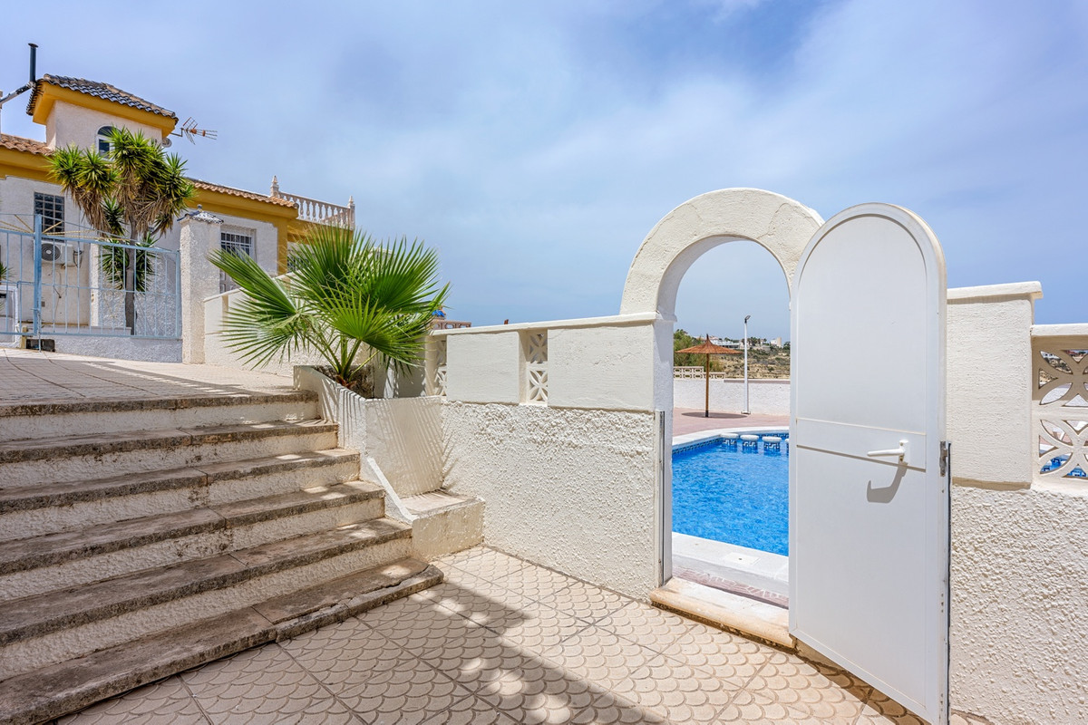 For sale - 3 Bedroom 2 Bathroom Quad in Ciudad Quesada  - Ciudad Quesada  - Alicante