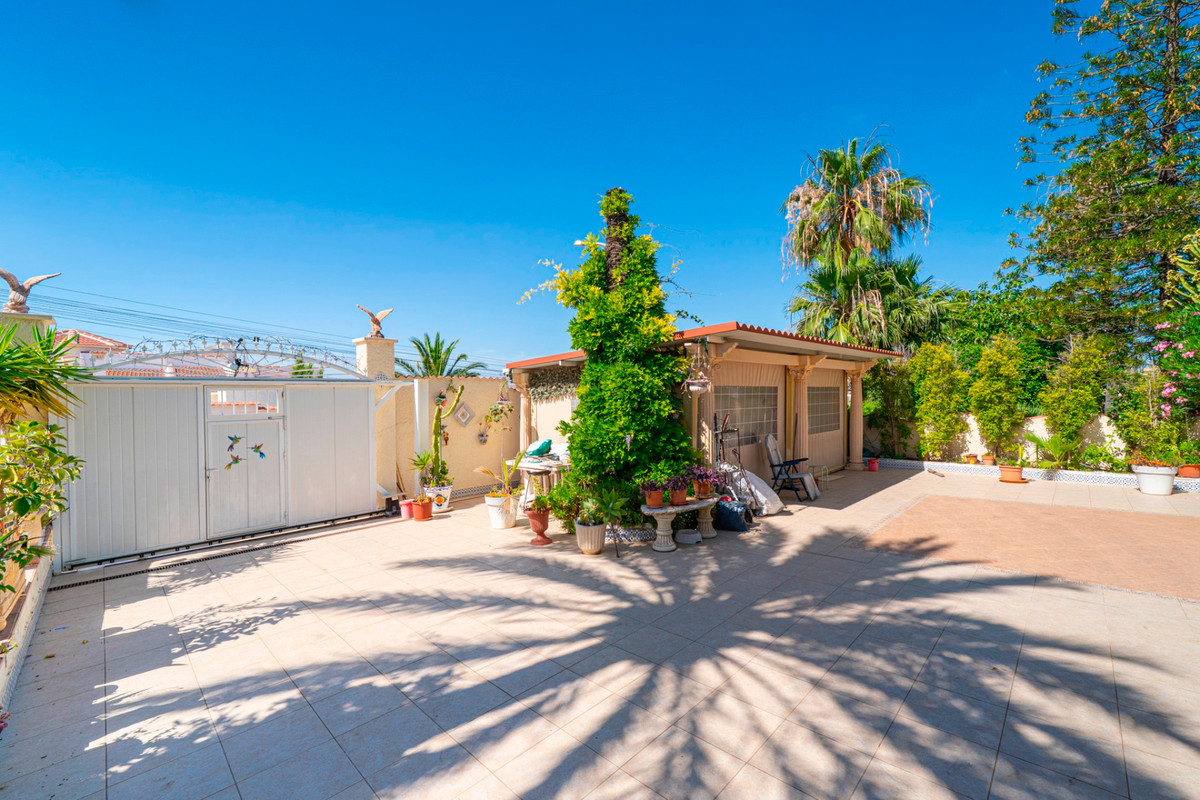For sale - 3 Bedroom 2 Bathroom House - Detached Villa in Rojales - Rojales Centro  - Alicante