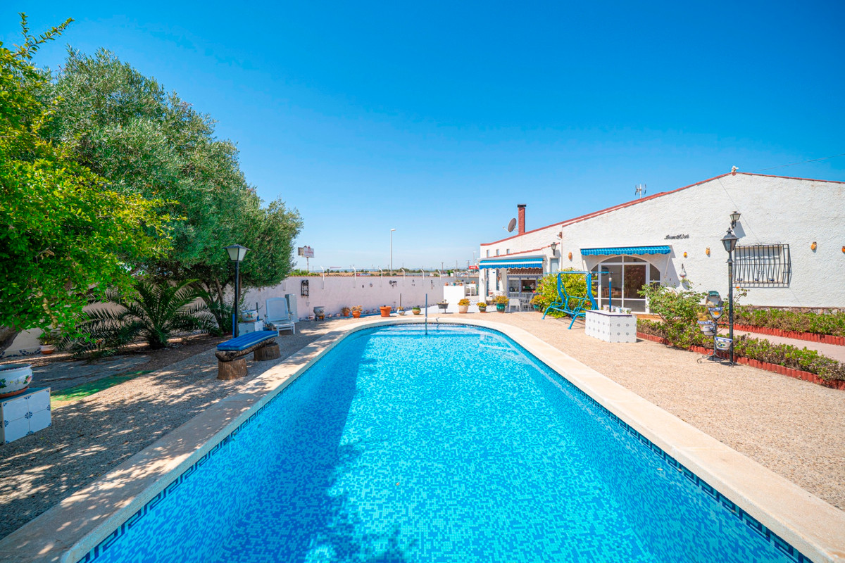 For sale - 4 Bedroom 3 Bathroom Detached Villa in Ciudad Quesada  - Ciudad Quesada  - Alicante