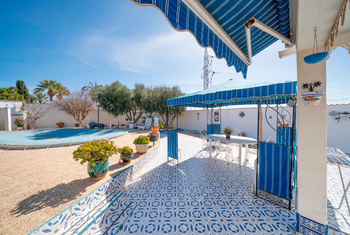 For sale - 4 Bedroom 3 Bathroom Detached Villa in Ciudad Quesada  - Ciudad Quesada  - Alicante
