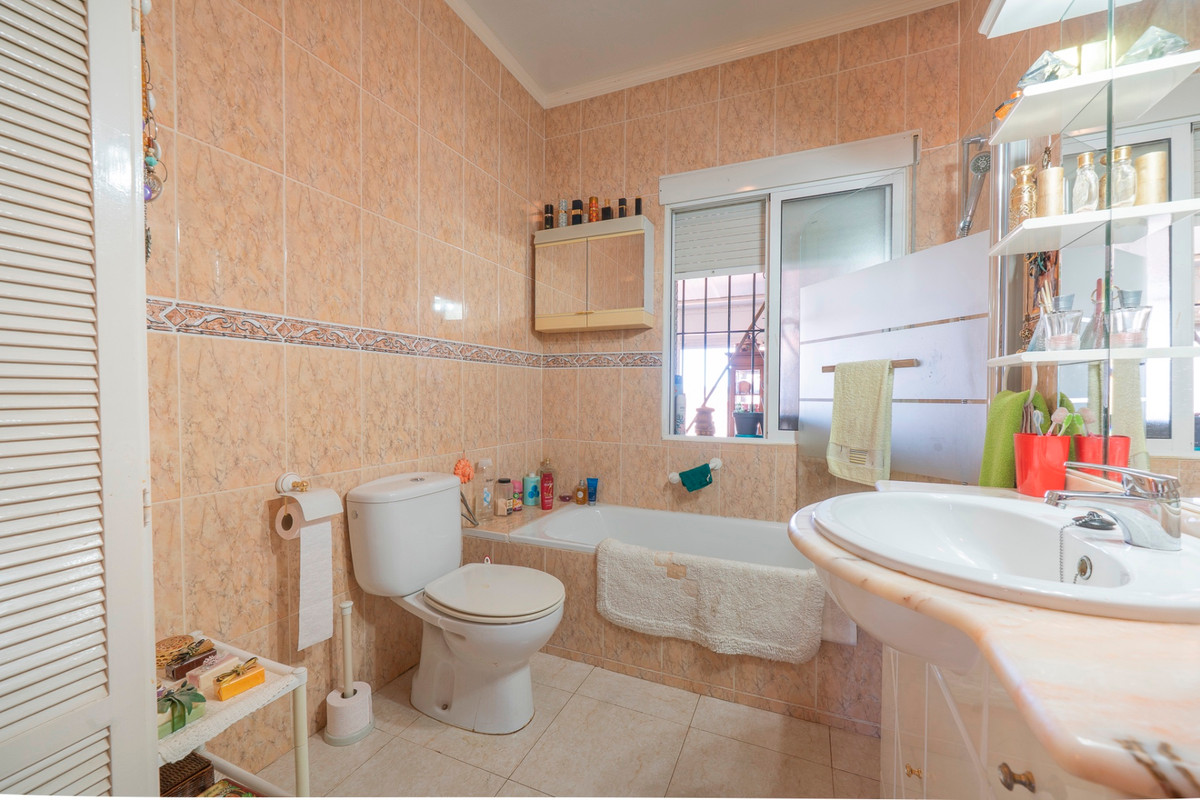 For sale - 4 Bedroom 3 Bathroom Detached Villa in Ciudad Quesada  - Ciudad Quesada  - Alicante