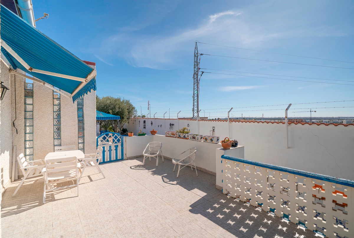 For sale - 4 Bedroom 3 Bathroom Detached Villa in Ciudad Quesada  - Ciudad Quesada  - Alicante