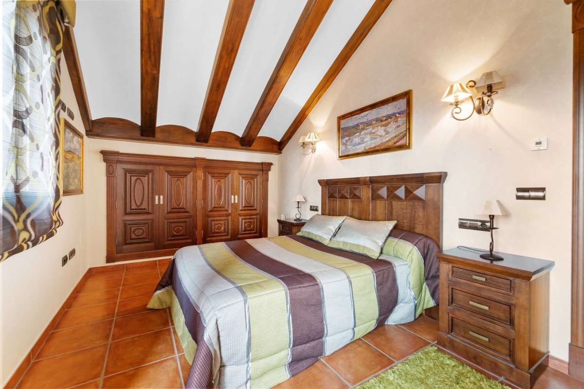 For sale - 4 Bedroom 4 Bathroom House - Detached Villa in Orihuela - Molíns  - Alicante