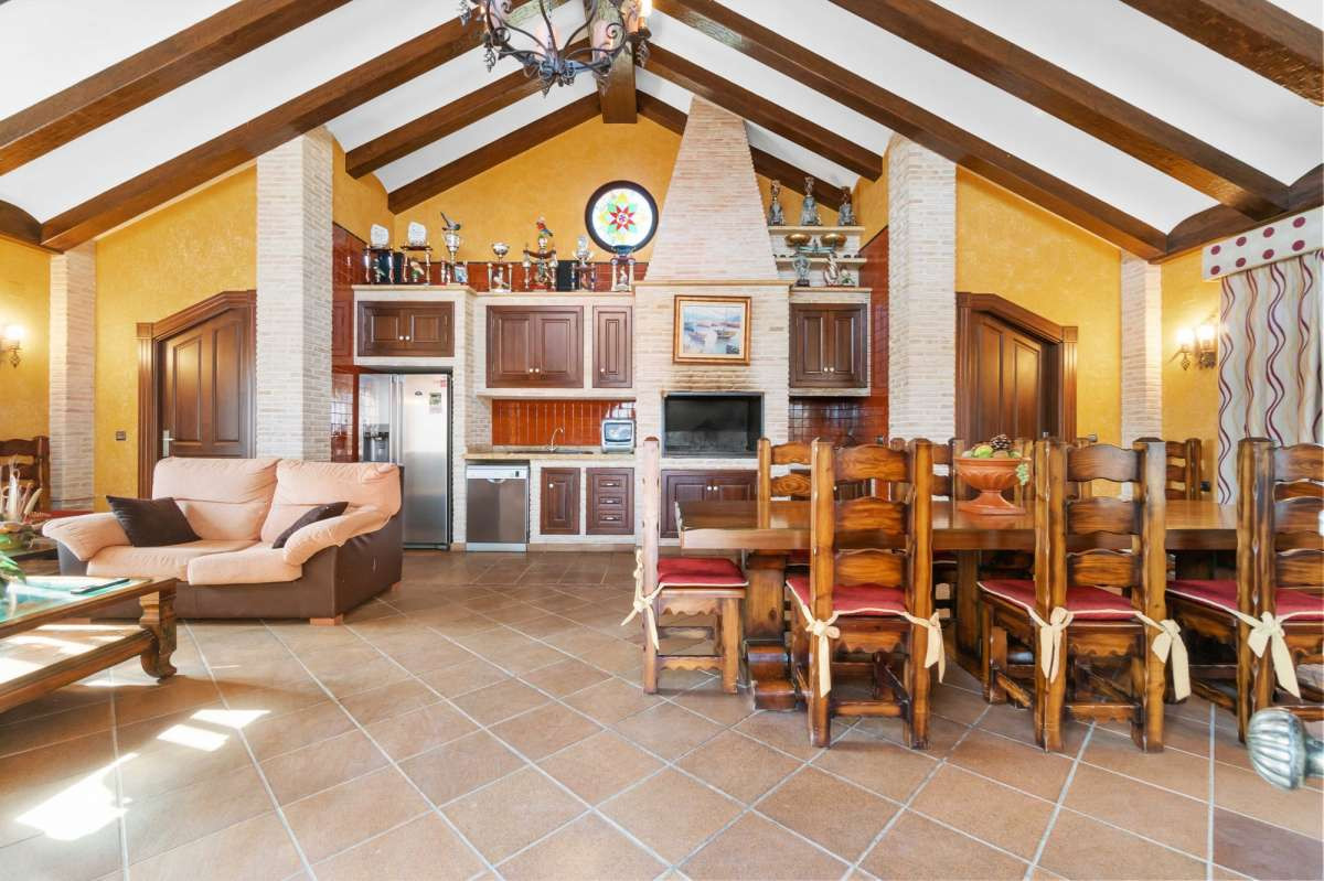 For sale - 4 Bedroom 4 Bathroom House - Detached Villa in Orihuela - Molíns  - Alicante
