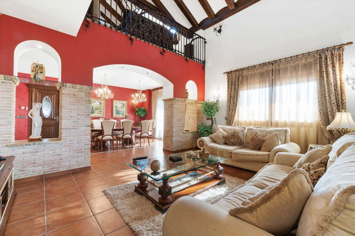 For sale - 4 Bedroom 4 Bathroom House - Detached Villa in Orihuela - Molíns  - Alicante