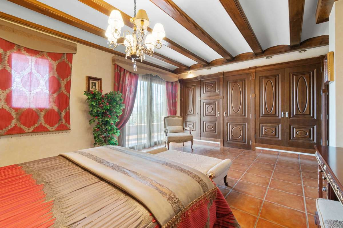 For sale - 4 Bedroom 4 Bathroom House - Detached Villa in Orihuela - Molíns  - Alicante