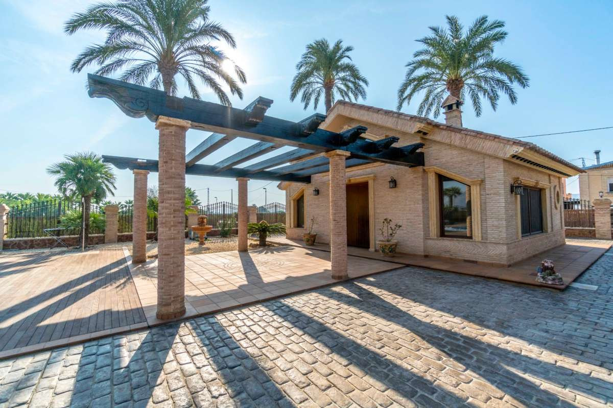 For sale - 4 Bedroom 4 Bathroom House - Detached Villa in Orihuela - Molíns  - Alicante