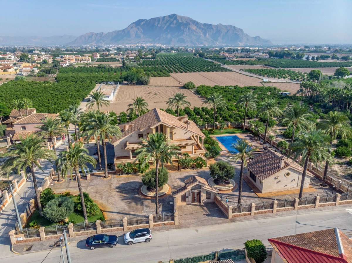 For sale - 4 Bedroom 4 Bathroom House - Detached Villa in Orihuela - Molíns  - Alicante