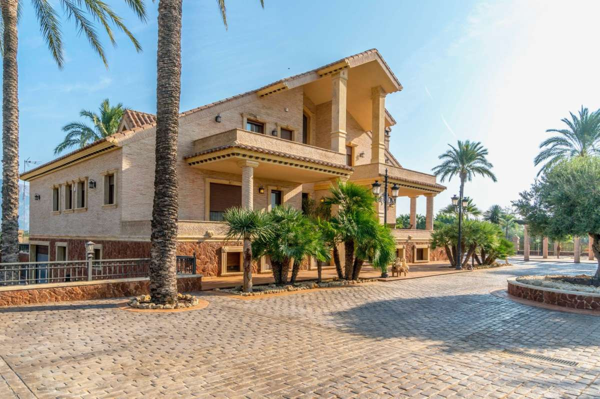 For sale - 4 Bedroom 4 Bathroom House - Detached Villa in Orihuela - Molíns  - Alicante