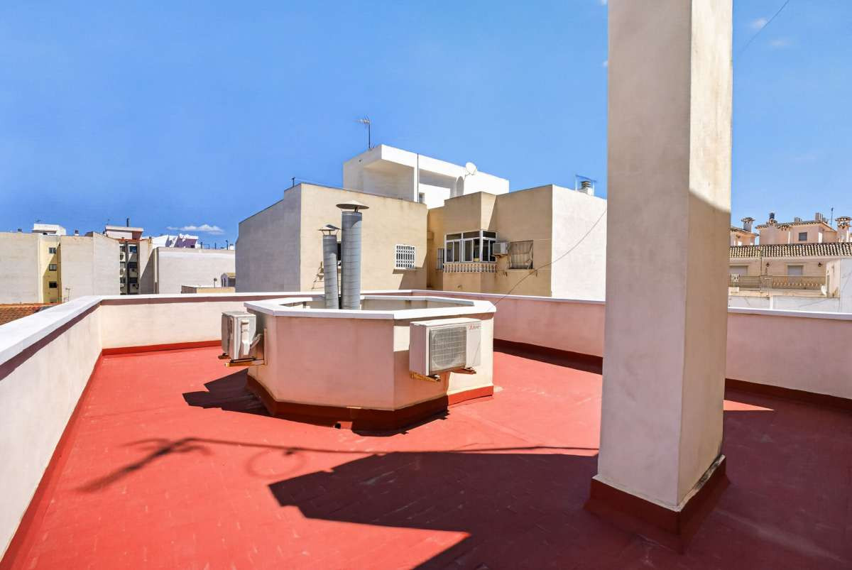 For sale - 2 Bedroom 1 Bathroom Apartment - Top Floor Apartment in Torrevieja - Torrevieja Centro  - Alicante