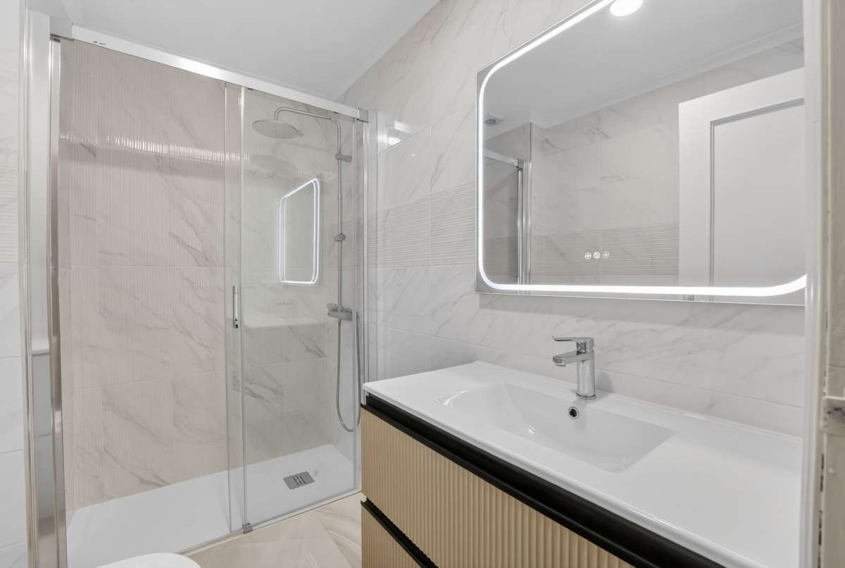 For sale - 2 Bedroom 1 Bathroom Apartment - Top Floor Apartment in Torrevieja - Torrevieja Centro  - Alicante