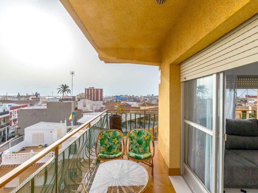 3 Bedroom 1 Bathroom Top Floor Apartment in Lo Pagan 