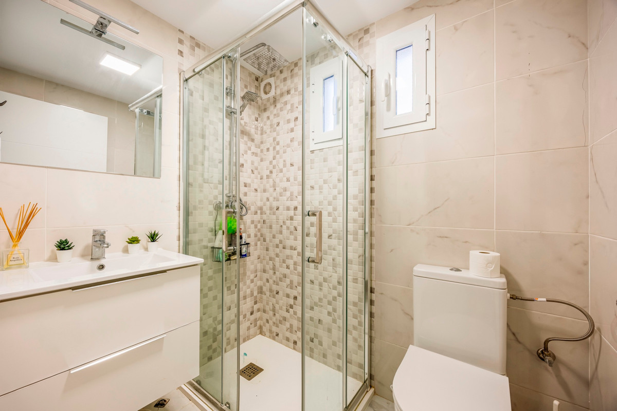 For sale - 5 Bedroom 2 Bathroom Detached Villa in Ciudad Quesada  - Ciudad Quesada  - Alicante