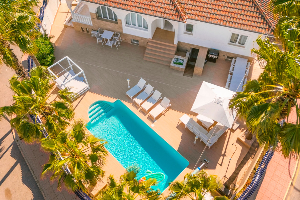 For sale - 5 Bedroom 2 Bathroom Detached Villa in Ciudad Quesada  - Ciudad Quesada  - Alicante