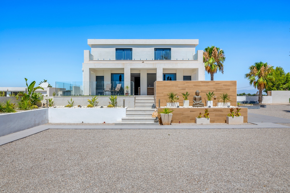 For sale - 8 Bedroom 4 Bathroom House - Finca - Cortijo in Los Montesinos - Los Montesinos Centro  - Alicante