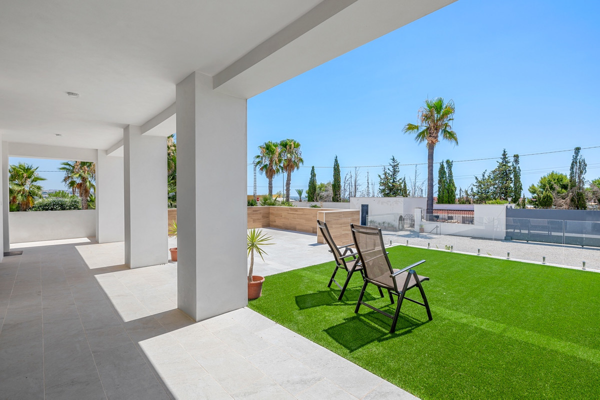 For sale - 8 Bedroom 4 Bathroom House - Finca - Cortijo in Los Montesinos - Los Montesinos Centro  - Alicante
