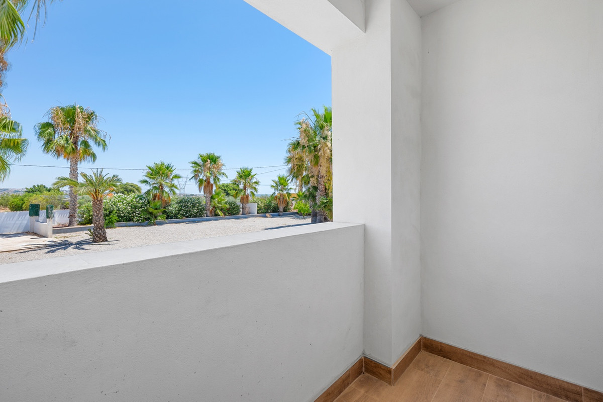 For sale - 8 Bedroom 4 Bathroom House - Finca - Cortijo in Los Montesinos - Los Montesinos Centro  - Alicante