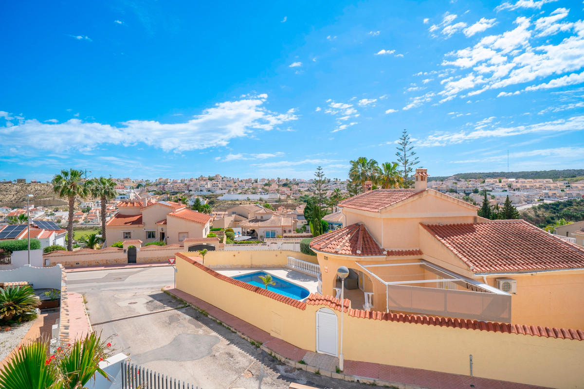 For sale - 4 Bedroom 3 Bathroom House - Detached Villa in Rojales - Ciudad Quesada  - Alicante
