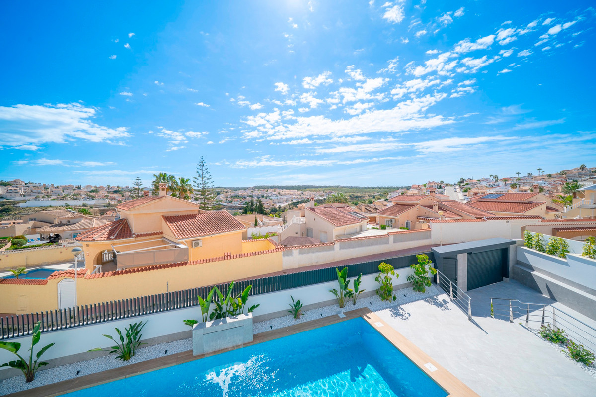 For sale - 4 Bedroom 3 Bathroom House - Detached Villa in Rojales - Ciudad Quesada  - Alicante