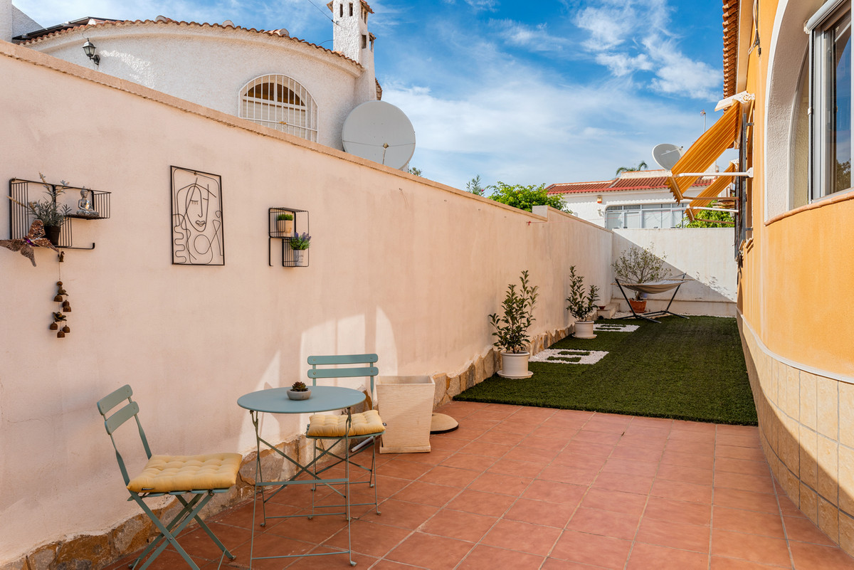 For sale - 4 Bedroom 2 Bathroom Detached Villa in Ciudad Quesada  - Ciudad Quesada  - Alicante