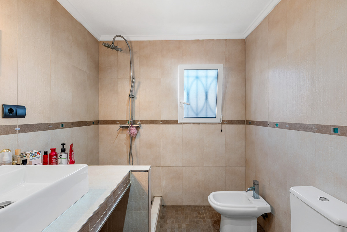 For sale - 4 Bedroom 2 Bathroom Detached Villa in Ciudad Quesada  - Ciudad Quesada  - Alicante