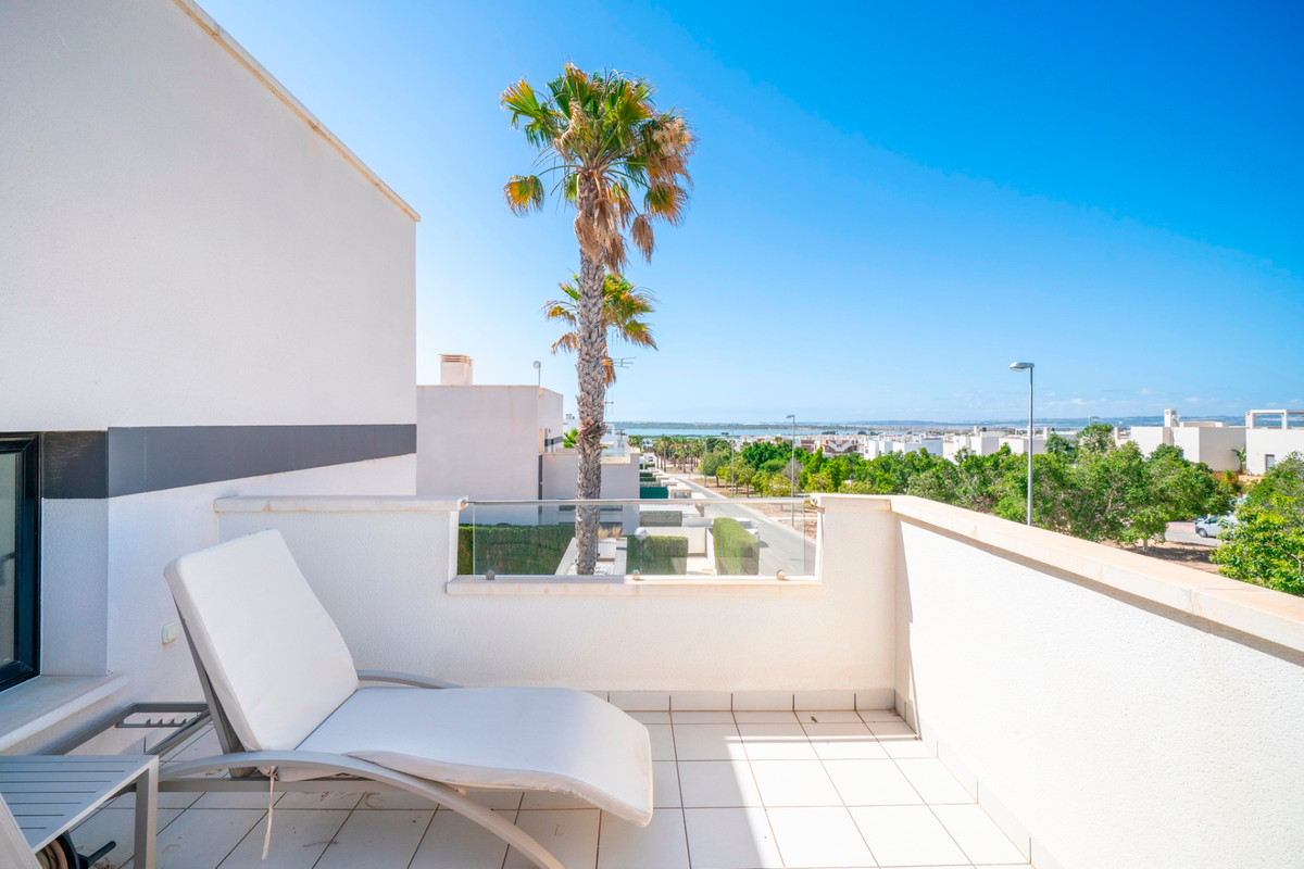 For sale - 3 Bedroom 3 Bathroom Detached Villa in Ciudad Quesada  - Ciudad Quesada  - Alicante