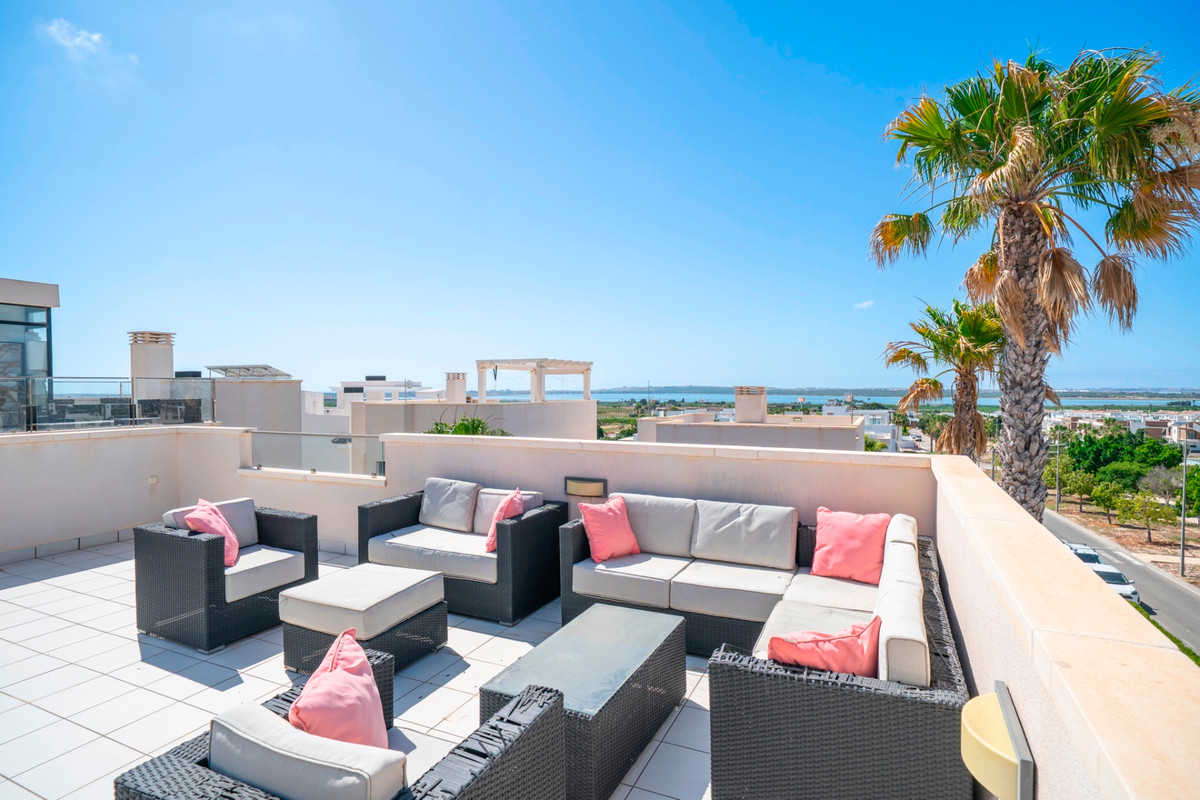 For sale - 3 Bedroom 3 Bathroom Detached Villa in Ciudad Quesada  - Ciudad Quesada  - Alicante
